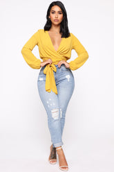Keep Coming Back Boyfriend Jeans - Light Blue Wash Ins Street